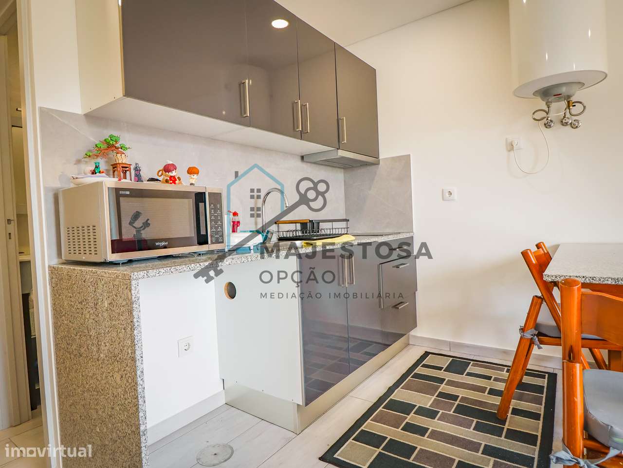 Moradia com 4 Apartamentos T1 — Gualtar, Braga-5