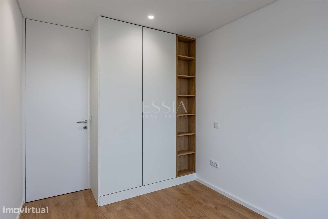 Apartamento T2 no Último Piso com Terraço na Boavista, Porto-24