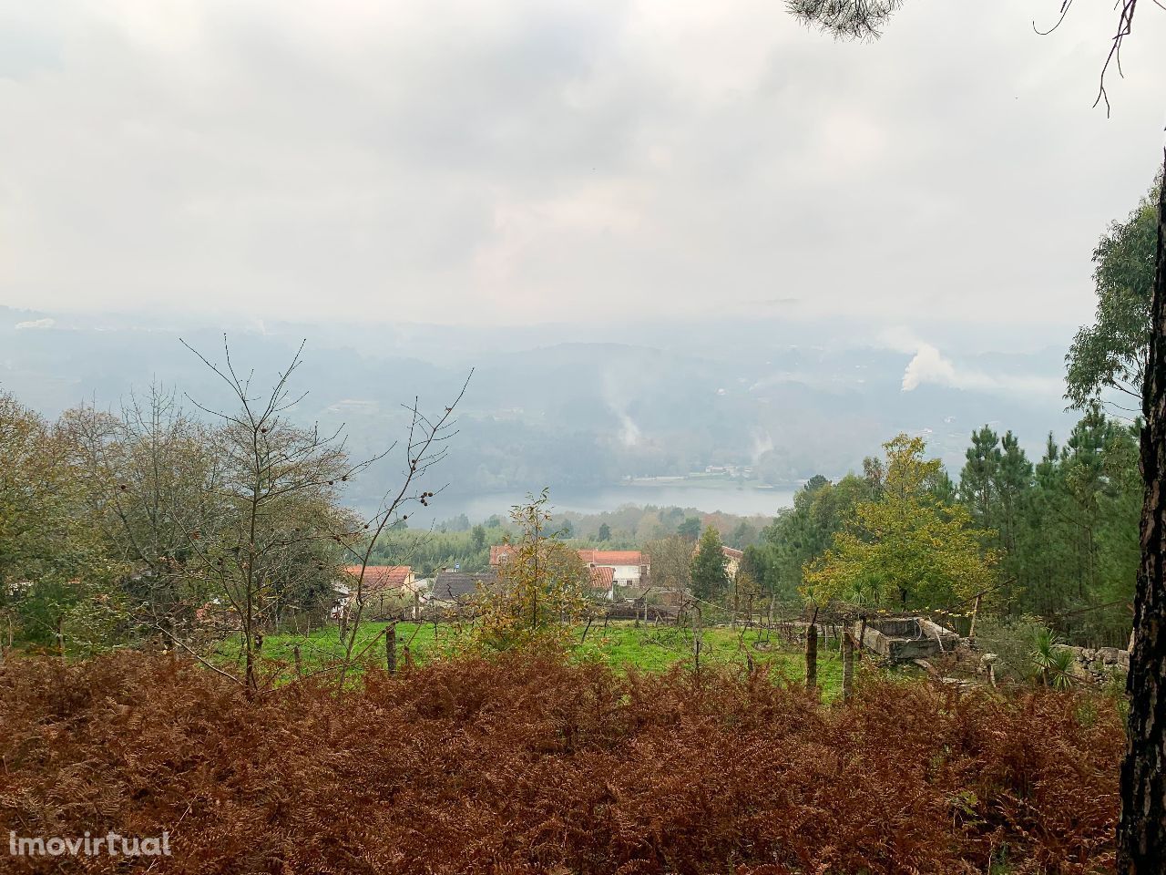 Terreno Rústico com Vistas para o Rio Tâmega