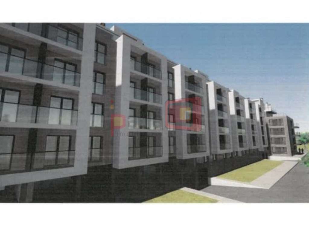 APARTAMENTO T5 DUPLEX NOVO - MONTIJO-1