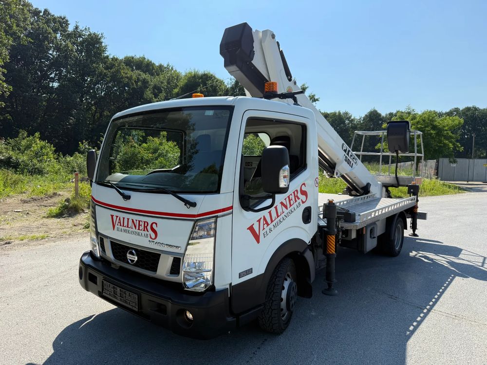 Nissan NV400 2016