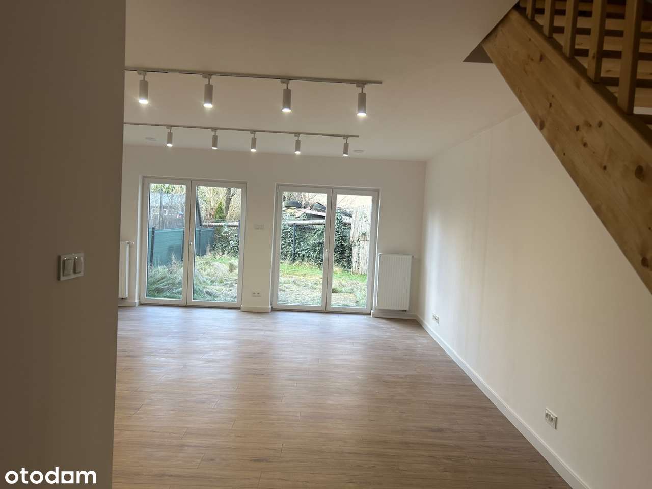 Nowoczesny dom z 4 pokojami w świetnej lokalizacji - Pełny obrazek: 4/9