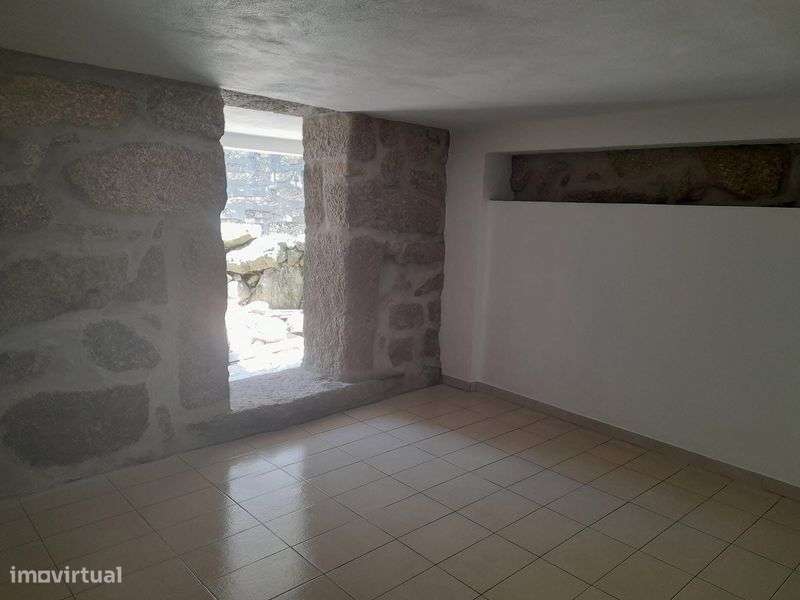 Moradia T1 + 2 com garagem - Grande imagem: 5/5