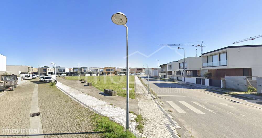 Lote Póvoa de Varzim junto ao Continente - Grande imagem: 4/6