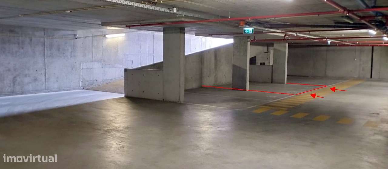 2  estacionamentos / lugares de garagem - Grande imagem: 3/3