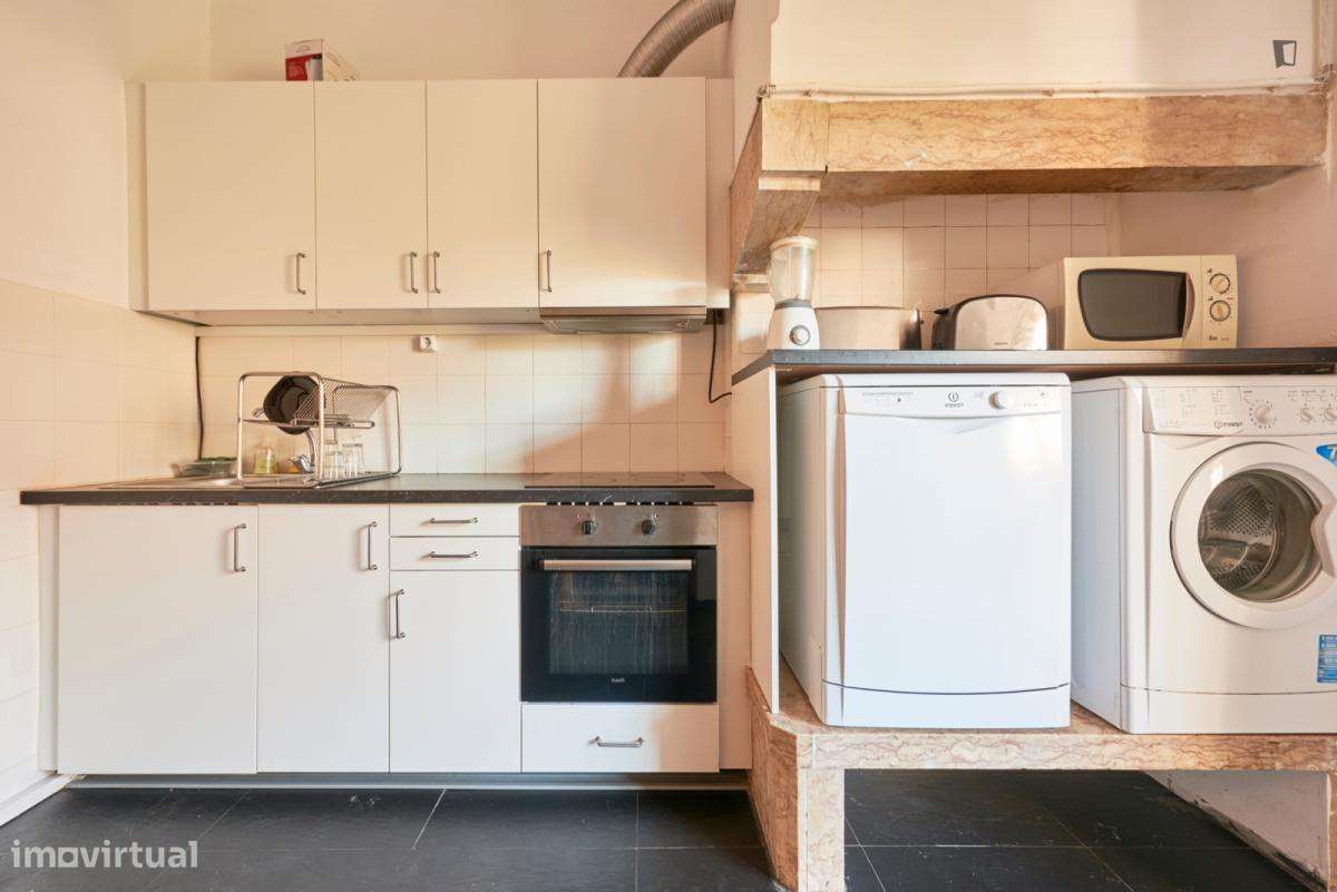 Quarto - localizado em Alameda Lisbon - Grande imagem: 4/23