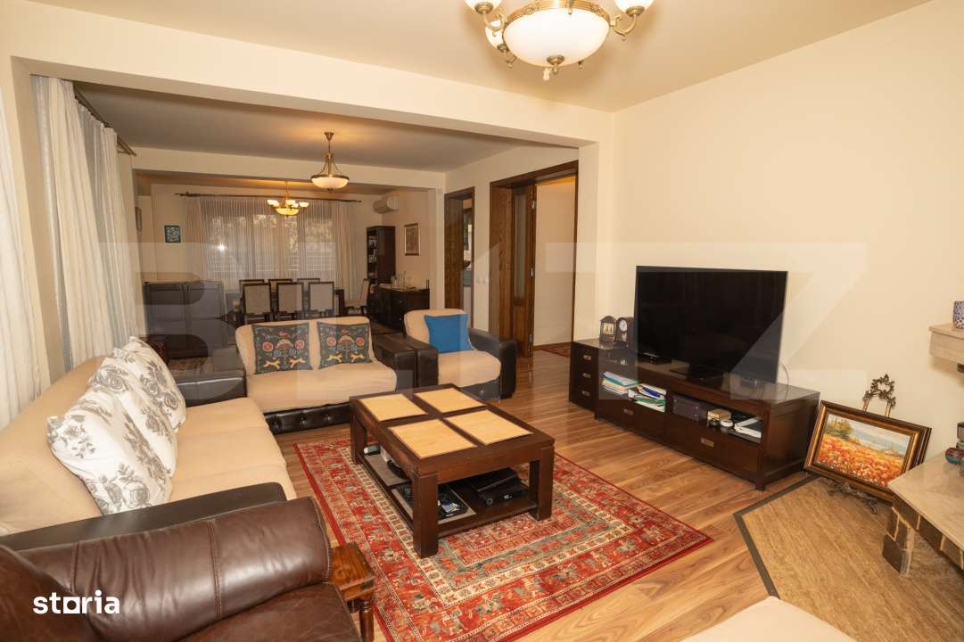 Vila exclusivista, de vanzare, cu 8 camere, 400 mp, zona Peris - Imagine principală: 2/19