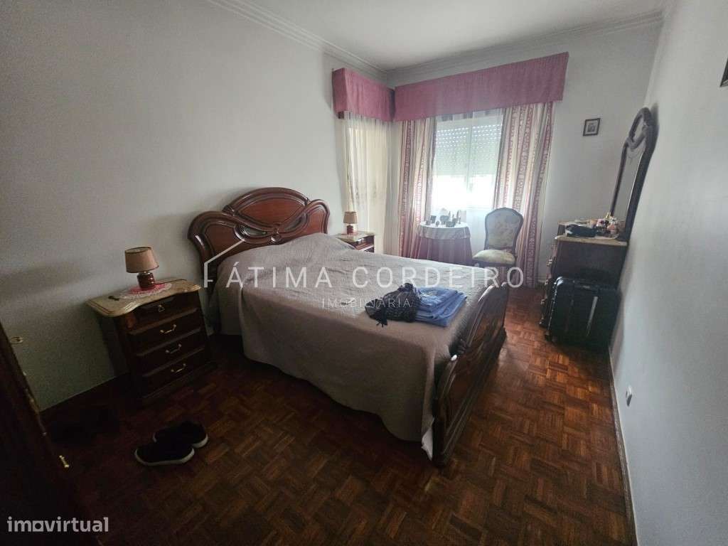 Apartamento T2 na Amora - Localização Privilegiada e Excelente Opor...-15