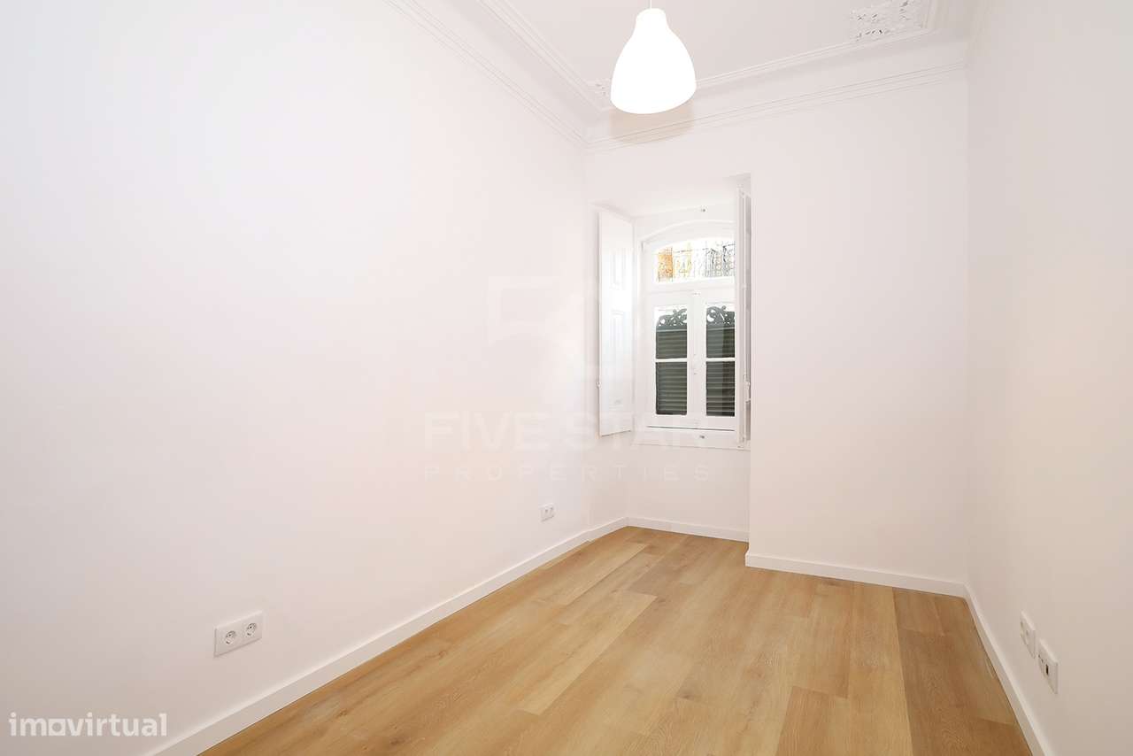 T1+1 - Príncipe Real - Renovado - Jardim Privado-11