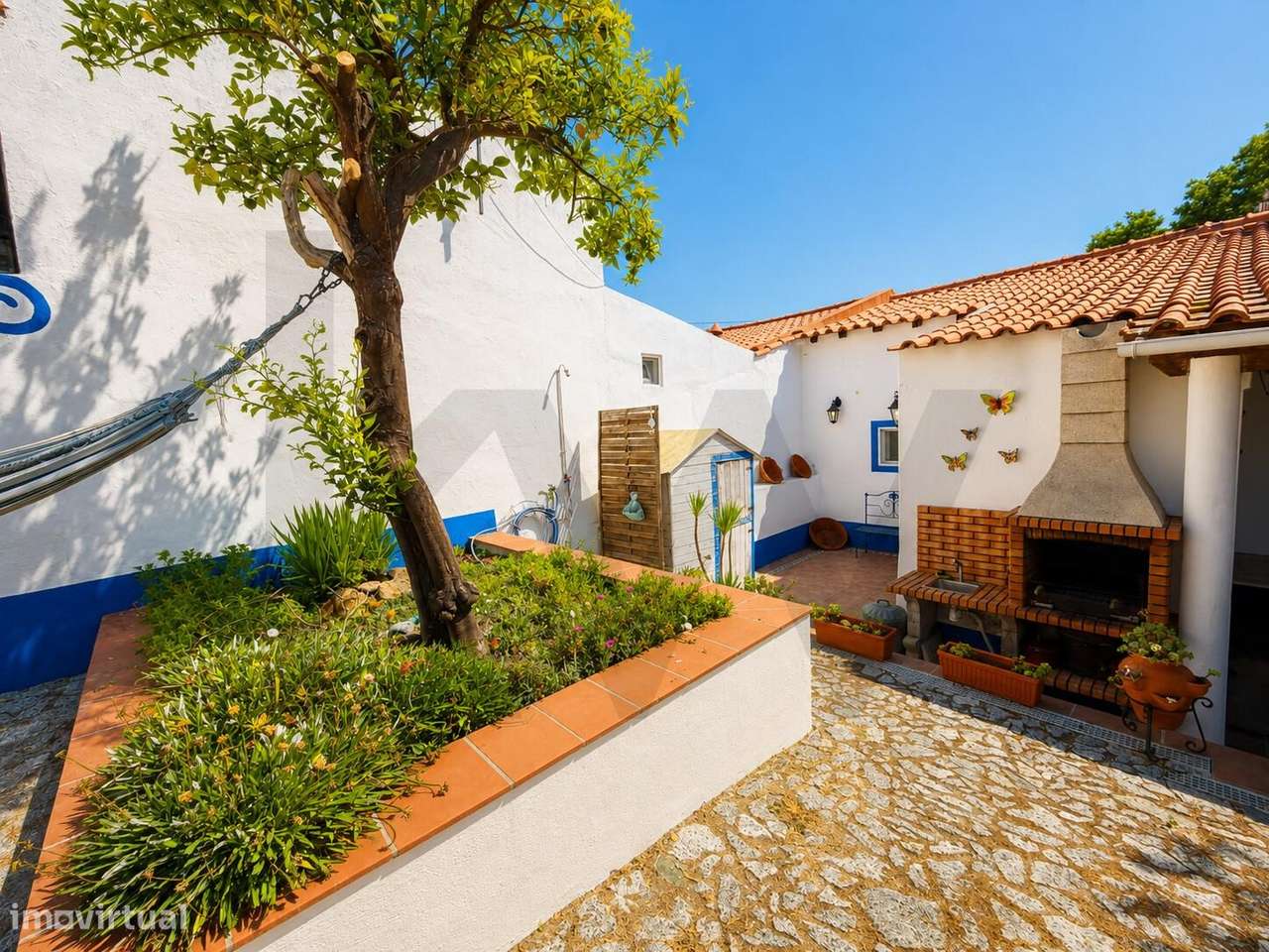 Charme Alentejano: Casa Tradicional com Pátio e Alma Portuguesa-13