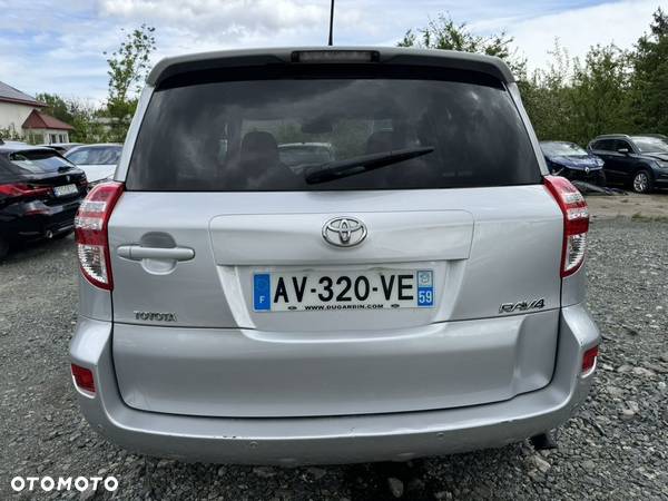 Toyota RAV4 2.2 D-4D 4x4 - 33