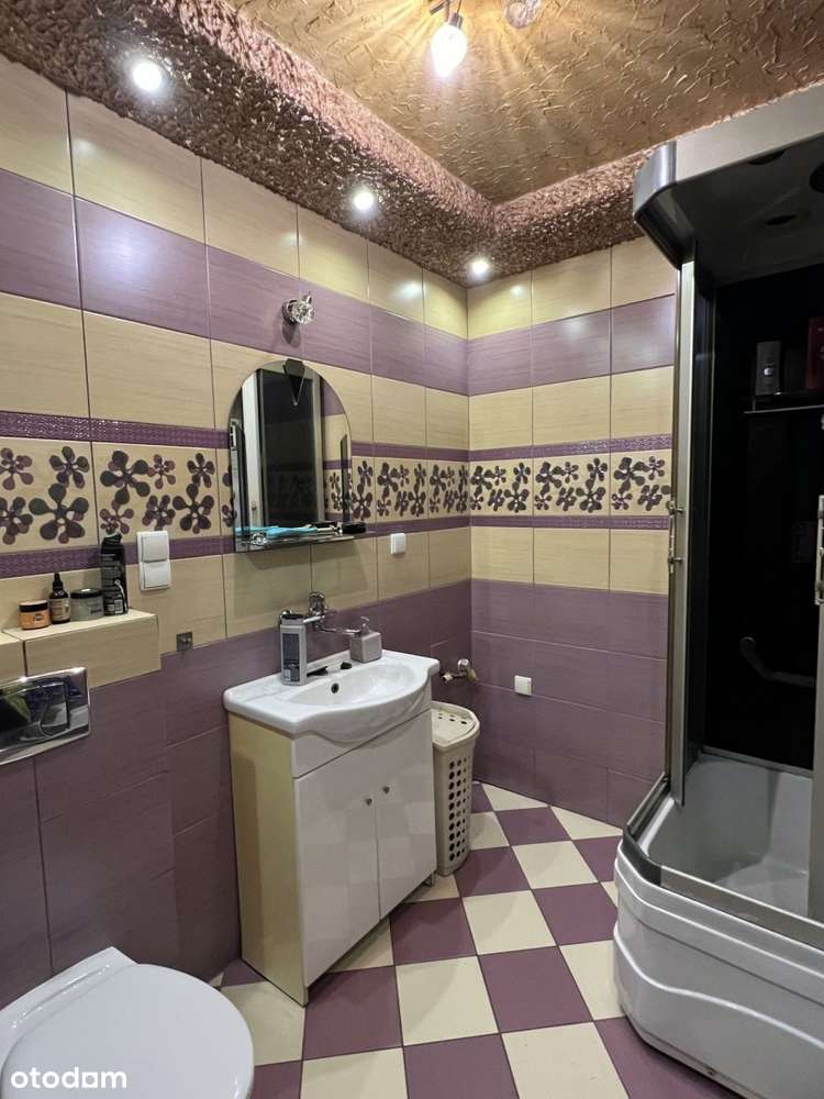 Funkcjonalny dom w dobrej lokalizacji-7