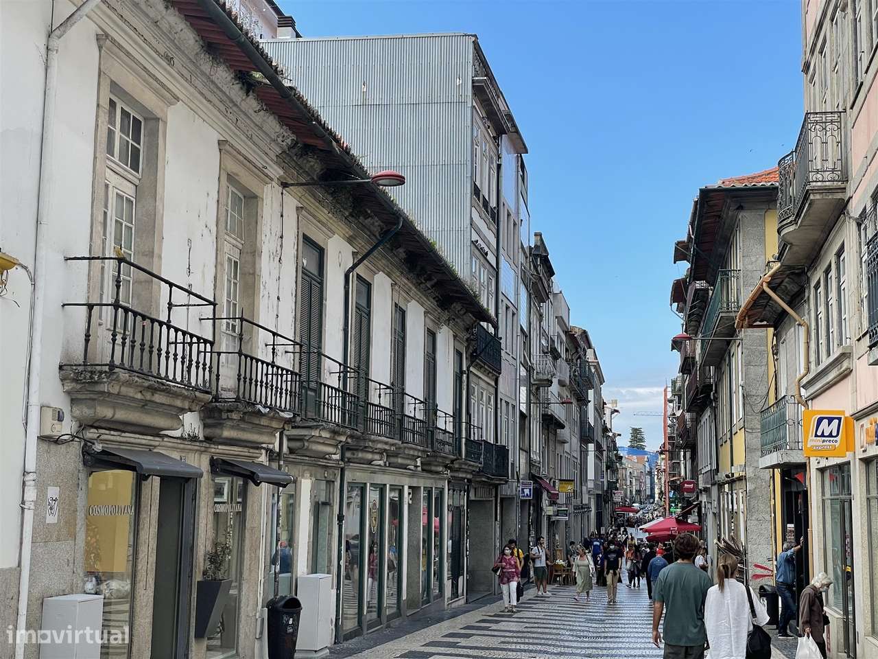 T2+1 c varanda e garagem na Prelada.-13