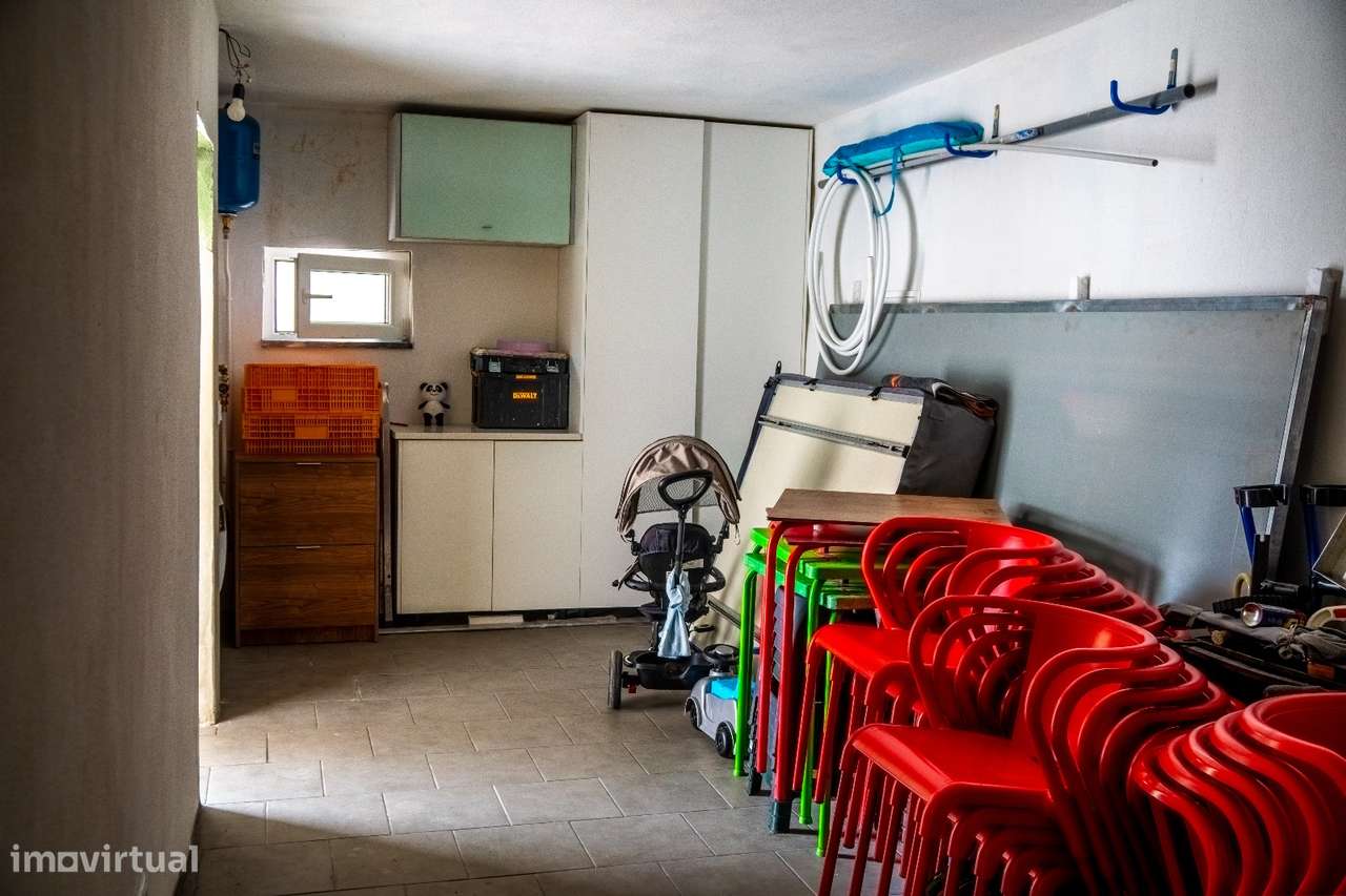 Moradia T5 na Quinta do Conde com sótão e garagem-34