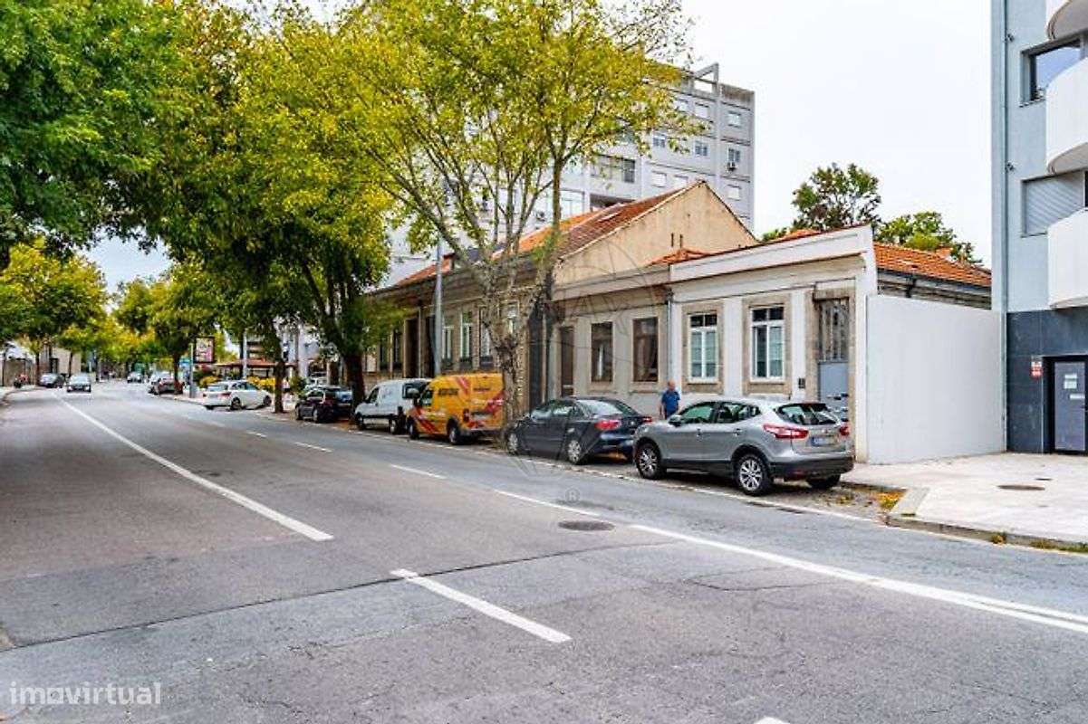 Moradia T6 para venda - Grande imagem: 2/7