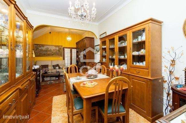 Moradia T6 na Praça Velásquez - Porto-4