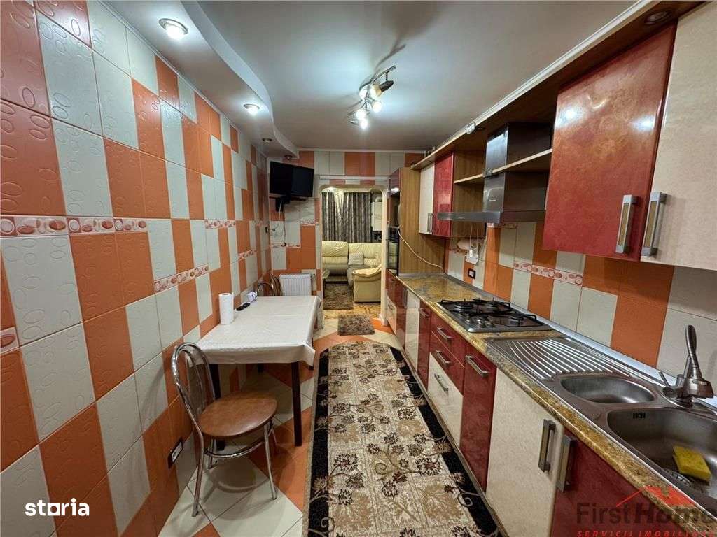 Apartament 4 camere, parter inalt, parcare proprie, zona Piata - Scoal - Imagine principală: 4/8