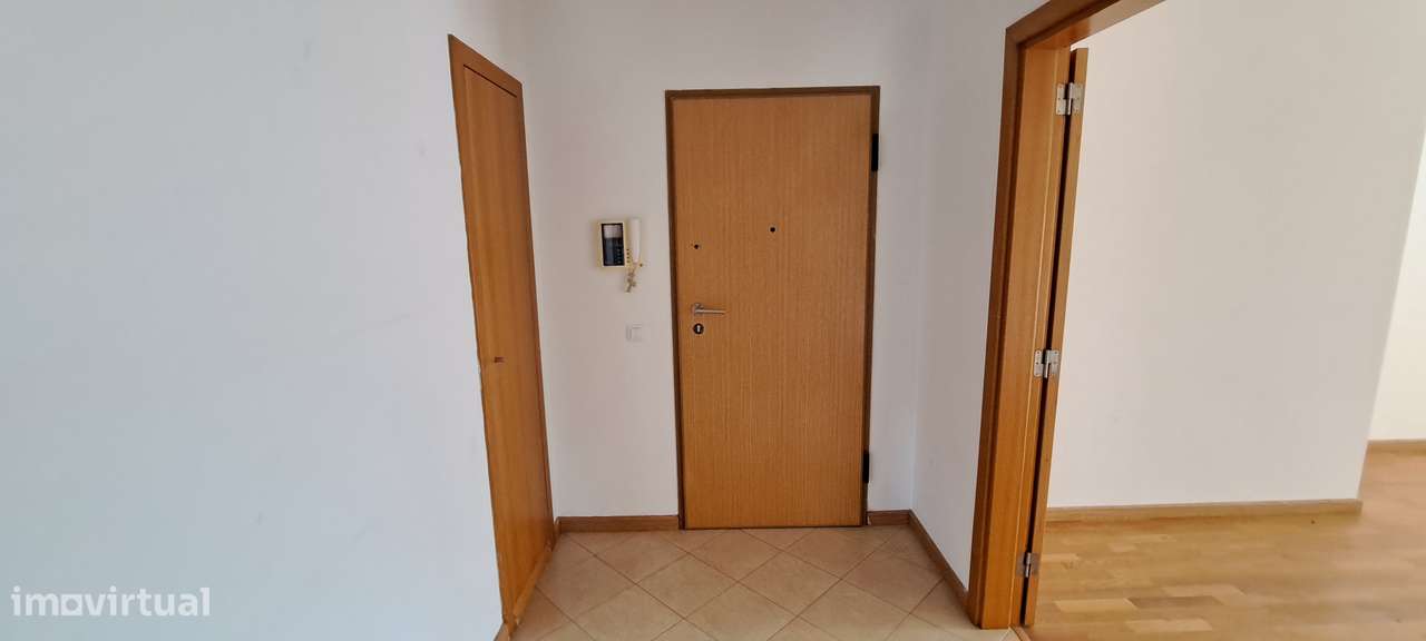 Apartamento T4 com 156m²,estacionamento, 2 arrecadações Samora Correia-14