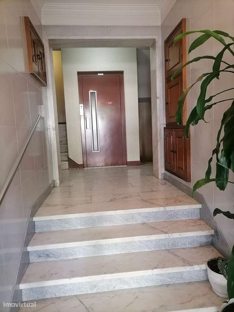 T3 Centro de Queijas, Oeiras. Com Parqueamento e Arrecadação.-54