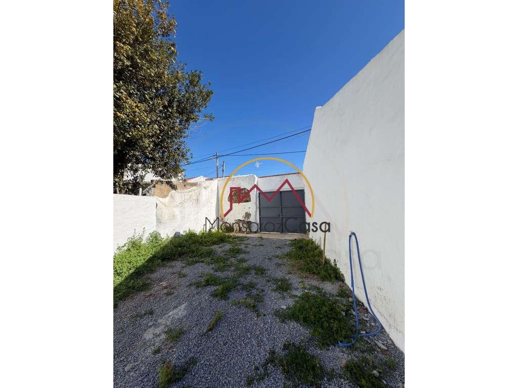 Moradia T3 em Montoito com Piscina-9