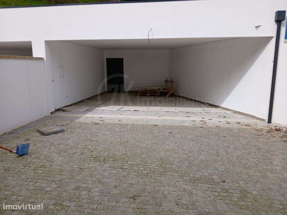 Moradia T3 em Sobretâmega-12