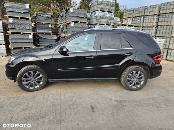 Mercedes-Benz ML 300 CDI BlueEff 4-Matic - 2