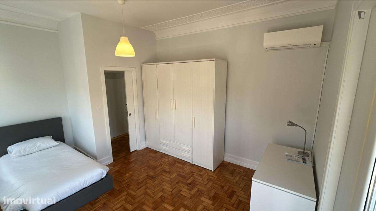 Quarto - localizado em Sete Rios Lisbon - Grande imagem: 4/7