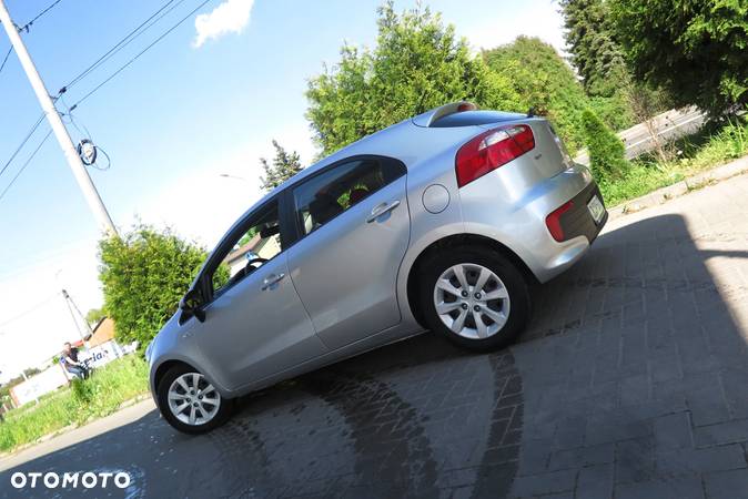 Kia Rio 1.2 Dream Team Edition - 7