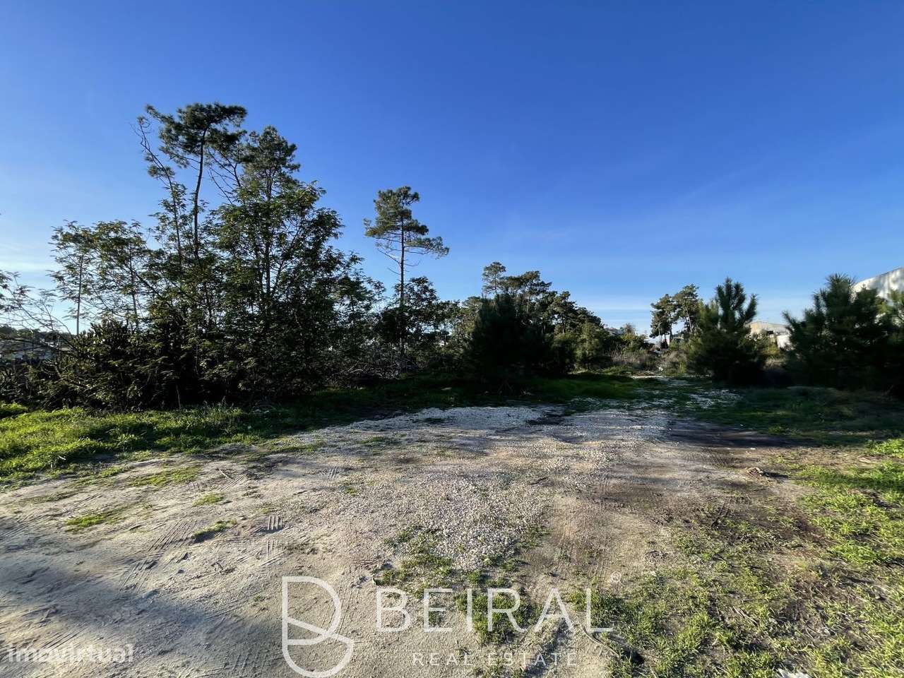 Terreno com excelente localização para construção de 12 apartament-5