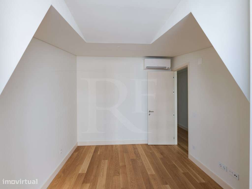 Apartamento T2 com varanda e vista rio em Lisboa-20