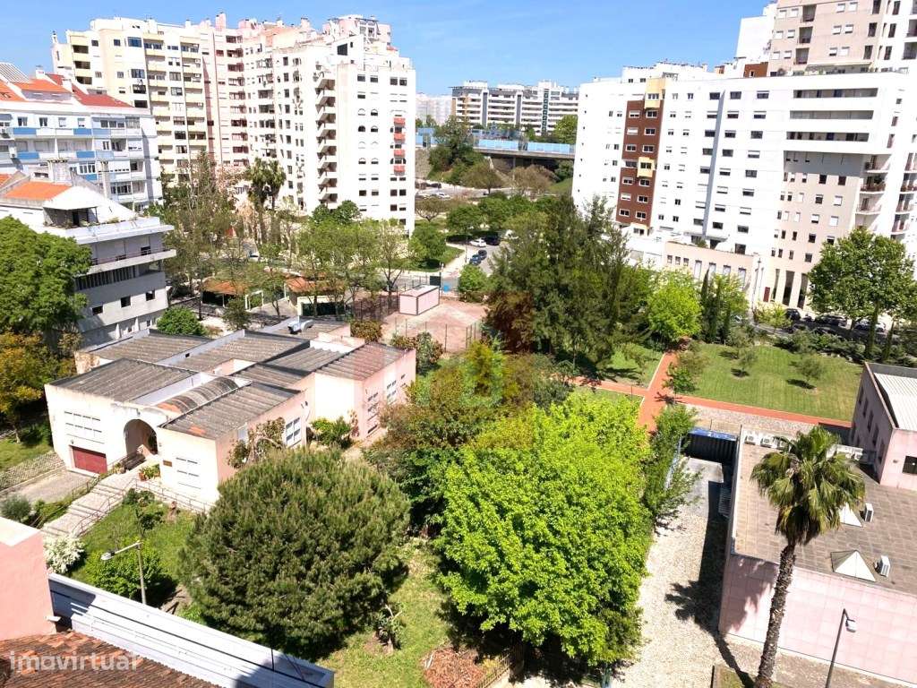 Apartamento T3 na Estrada da Luz, Benfica-3