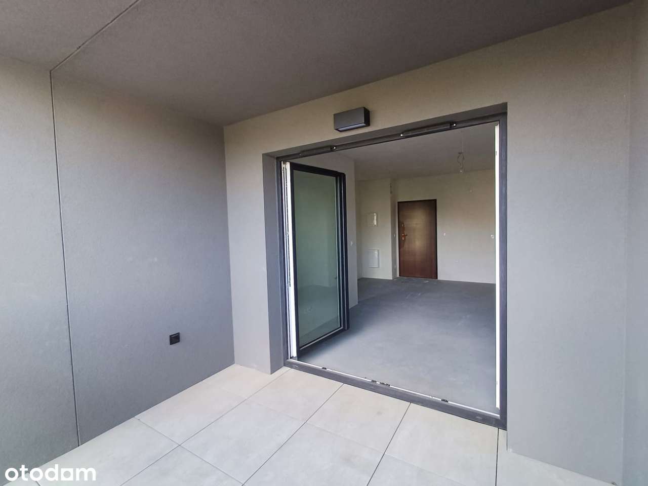 Ostatnie piętro, 2 pokoje,  2 miejsca parkingowe. Przy DW. Fabrycznym - Pełny obrazek: 3/18