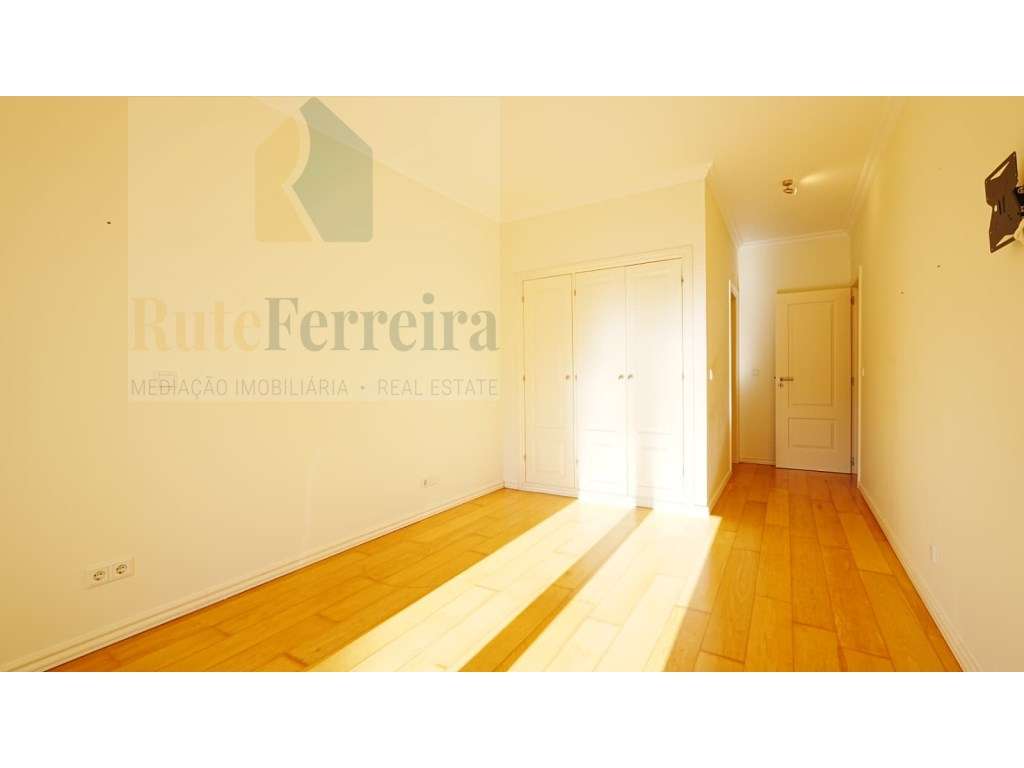 Apartamento T2 no Condomínio de Luxo Campo Real!-15