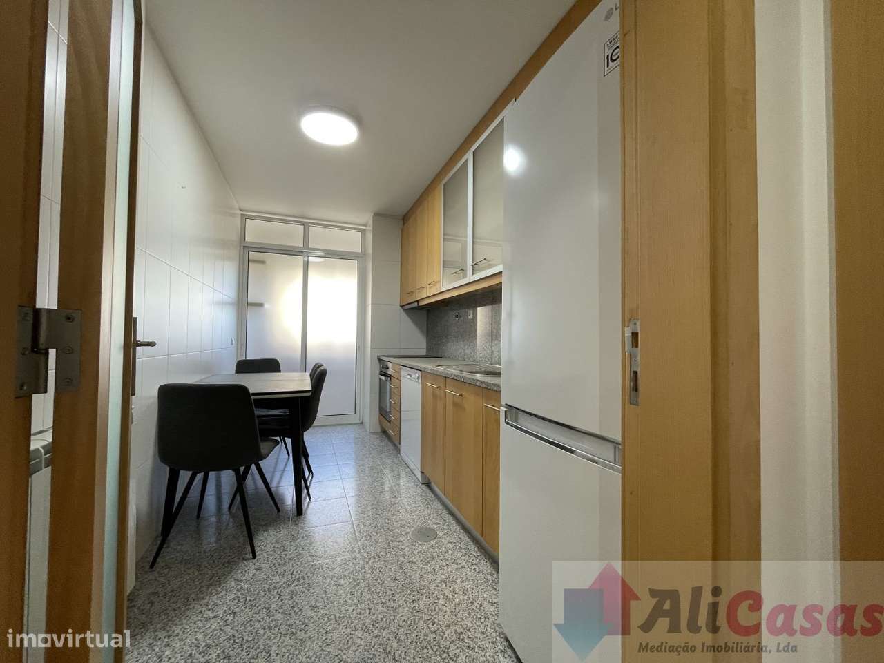 **Apartamento T2 para Venda na Avenida da República, Junto à Câmara-5