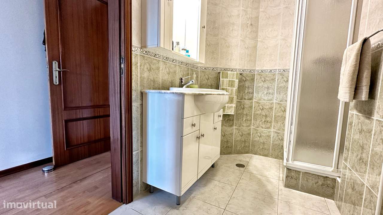 Moradia Geminada T4 – Quinta do Conde (Boa Água)-24