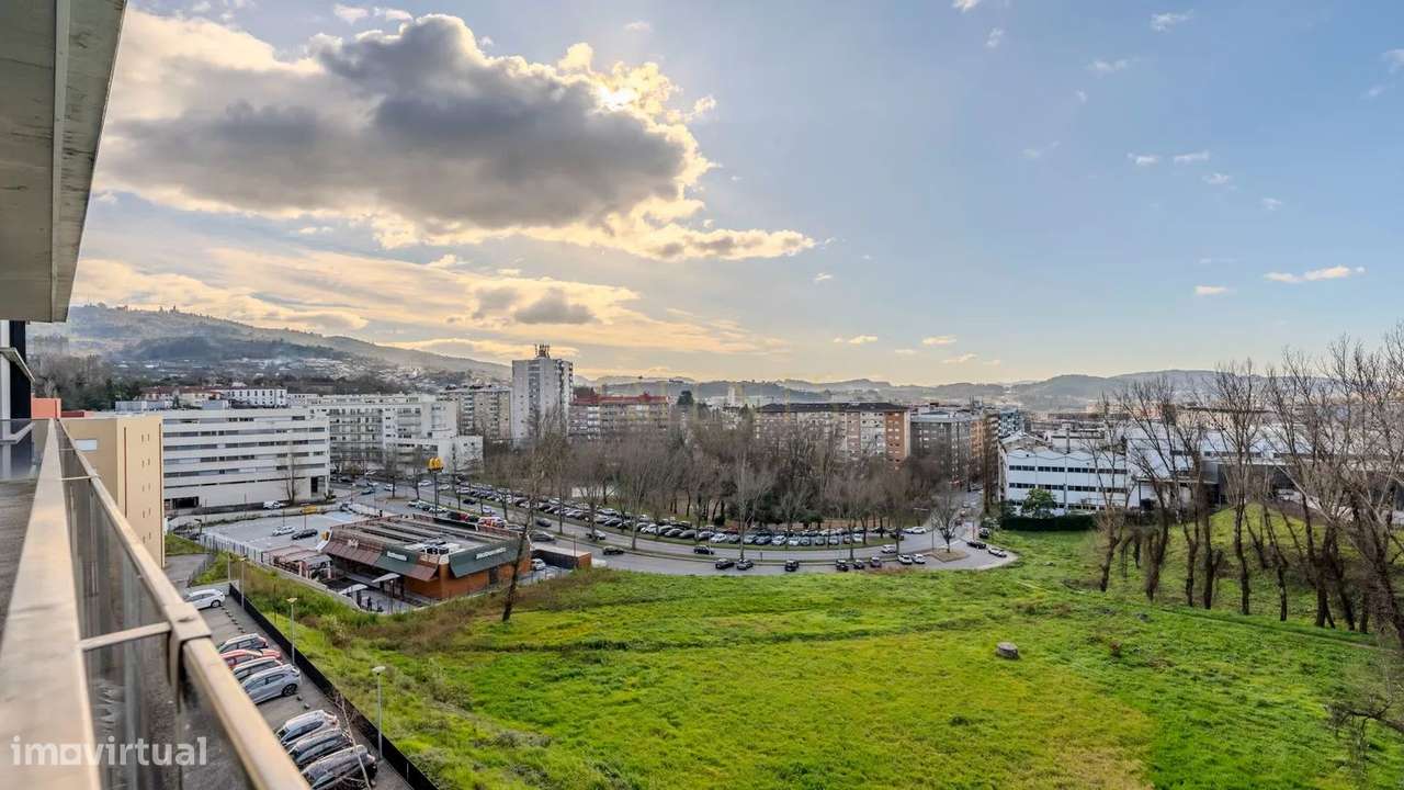 Apartamento T1 Azurém Guimaraes com Varanda Panorâmica-25