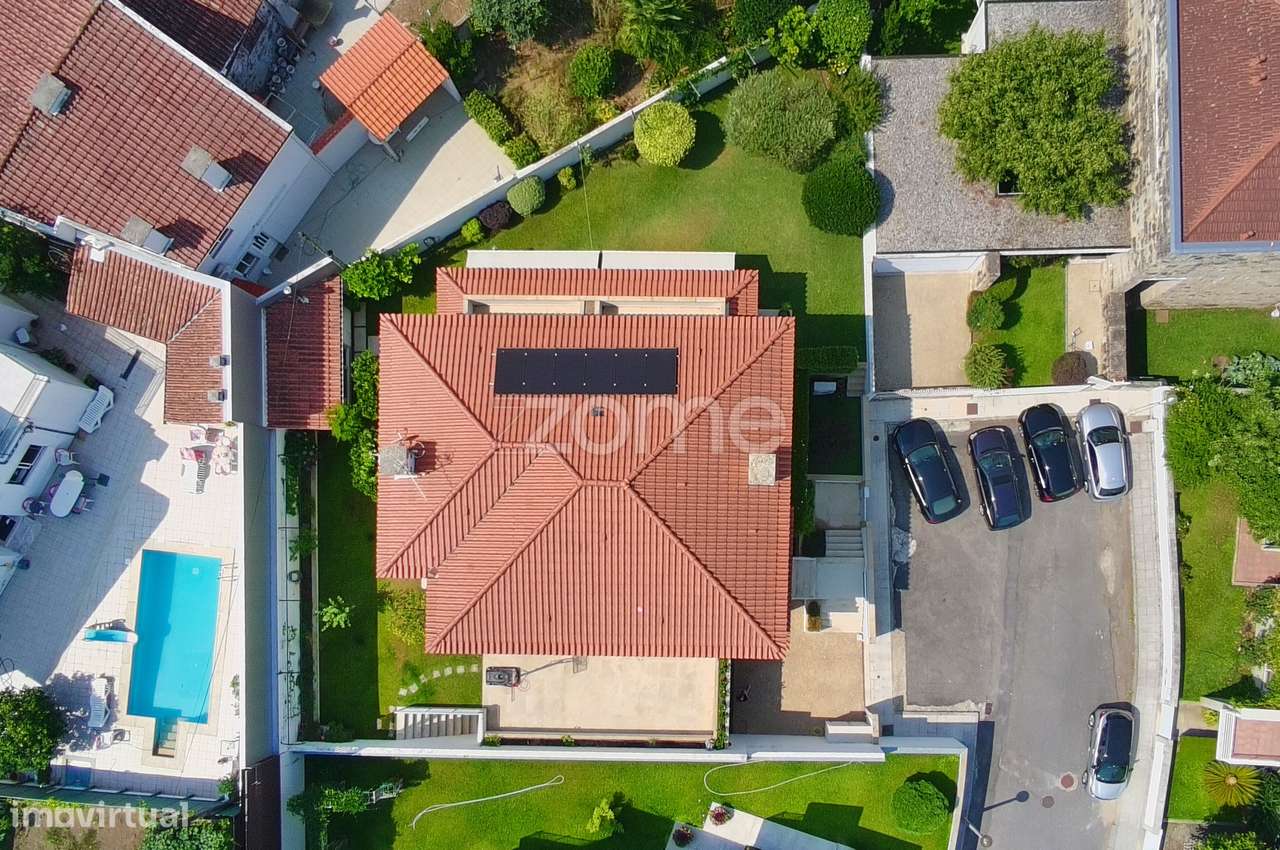 Moradia Individual T4 com garagem fechada em Lamaçães – Braga - Grande imagem: 4/48