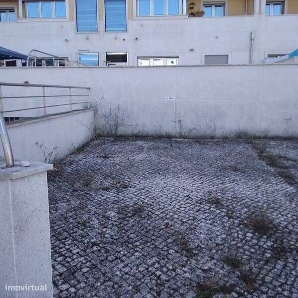 Excelente T2 com garagem!-17