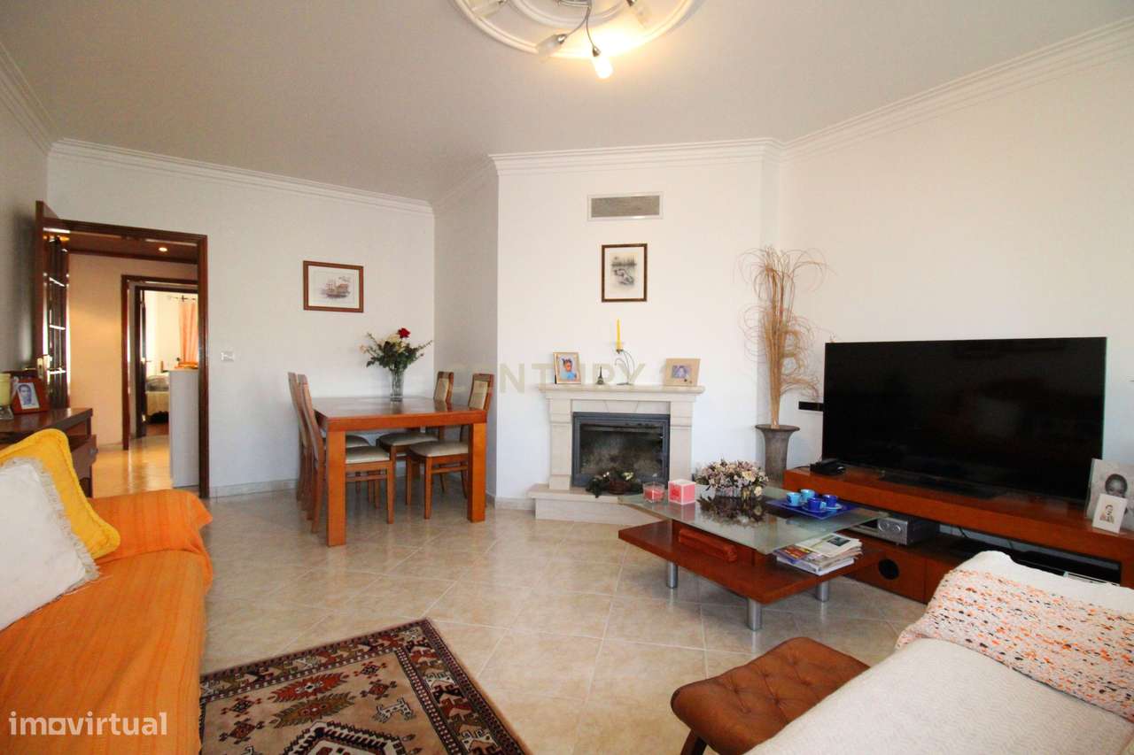 Apartamento T3 em  Santa Marta Do Pinhal com Parqueamento e Arrecadaçã - Grande imagem: 2/31