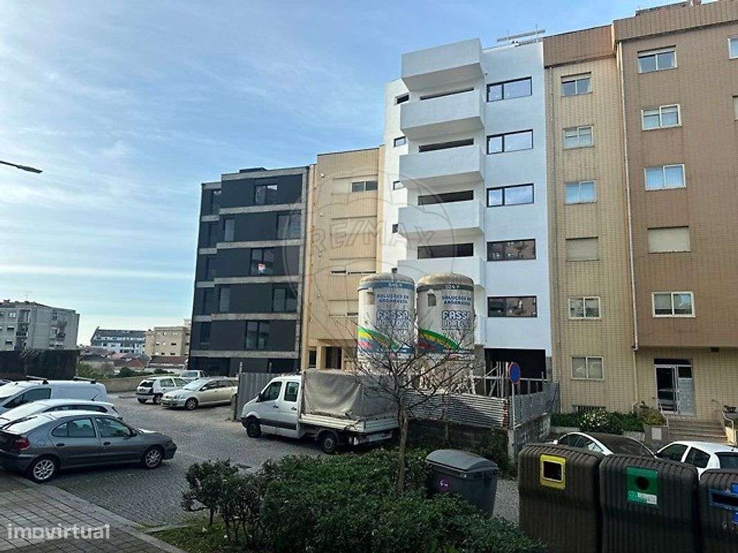 Apartamento T0 para arrendamento - Grande imagem: 2/14