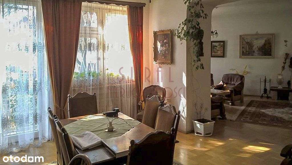 przy Placu Henkla/klimat/kamienica z lat 30.-2