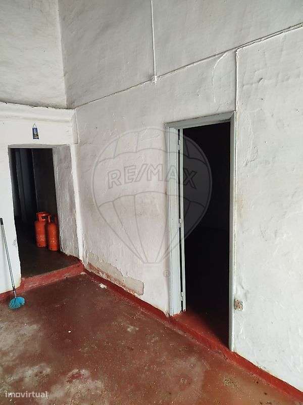 Moradia T2 para venda-5