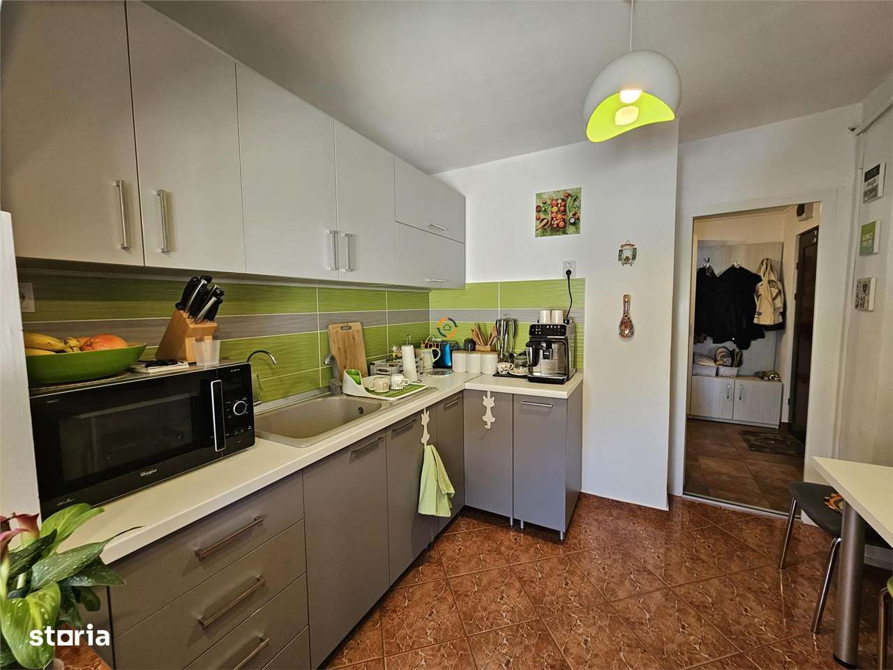 Apartament deosebit 3 camere decomandat zona Soarelui-1