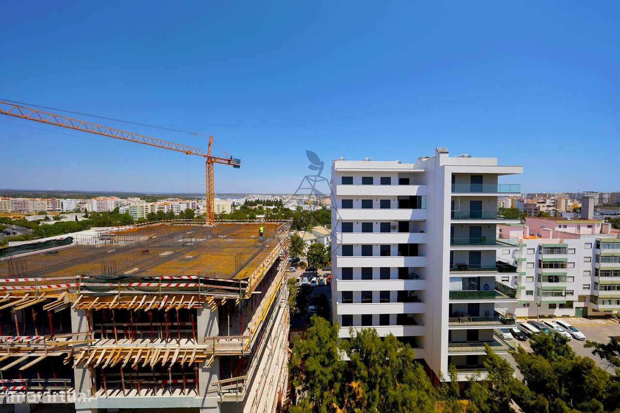 Apartamento T3 com exposição solar nascente /sul em Portimão-18