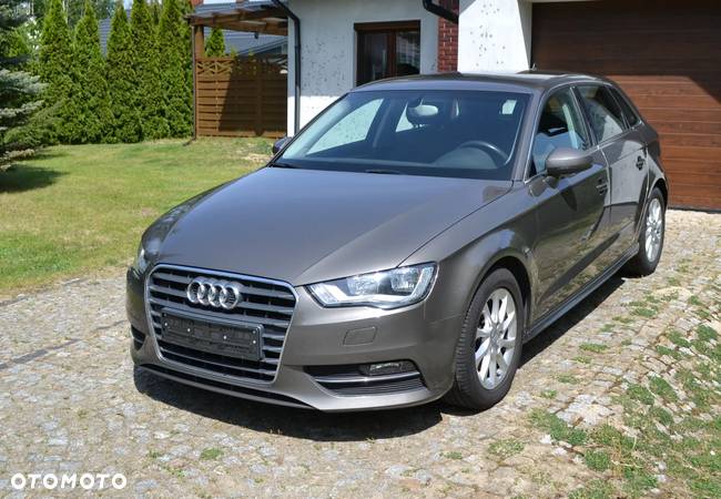 Audi A3 1.6 TDI Sportback ultra Attraction - 1