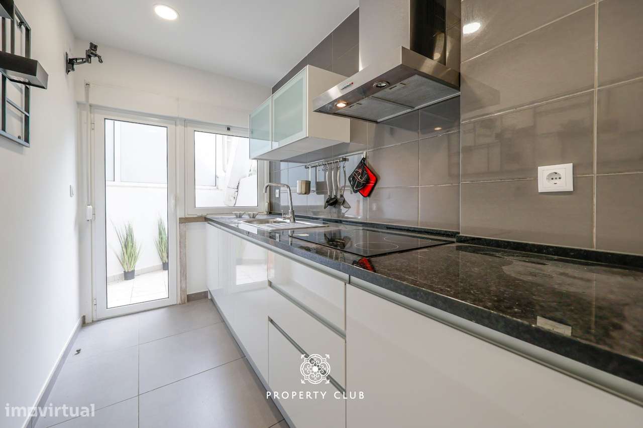 Apartamento T3 em fase de remodelação em Queluz-5