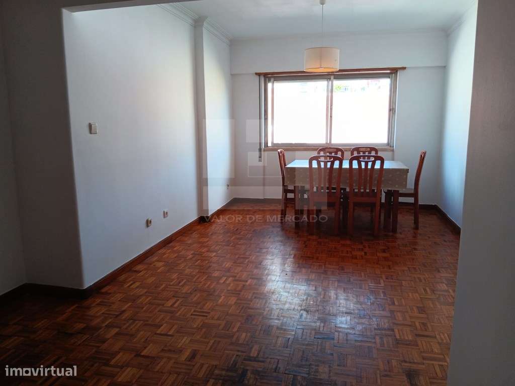 T4 Dafundo com vista rio + estacionamento - Grande imagem: 4/41