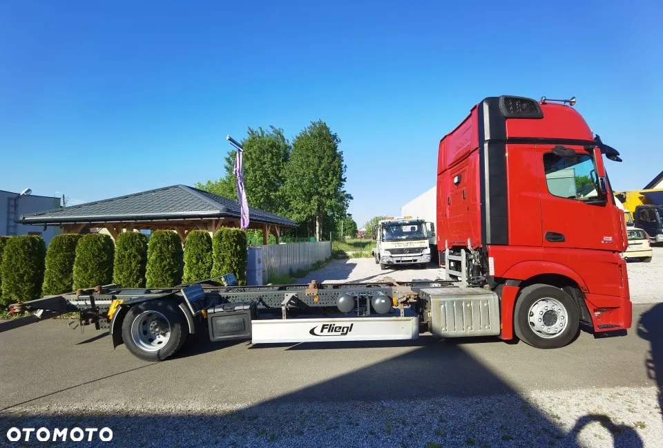 Mercedes-Benz Actros * Rozstaw 5800mm * GigaSpace * Rejestracja 2019 * - 6