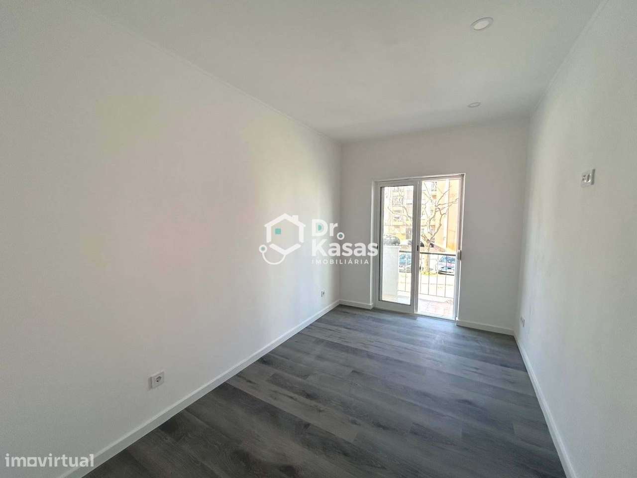 Apartamento T2 Renovado na Baixa da Banheira-3