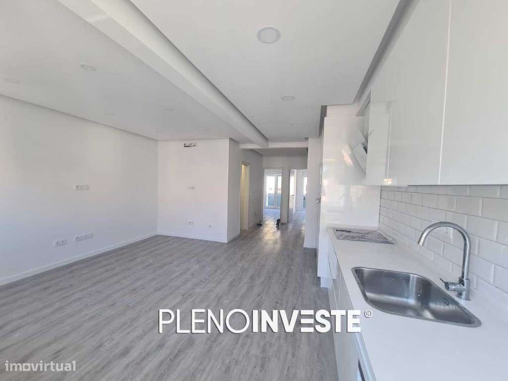 T2 Totalmente Remodelado com Varanda nas Paivas-18